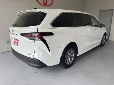 2024 Toyota Sienna XLE