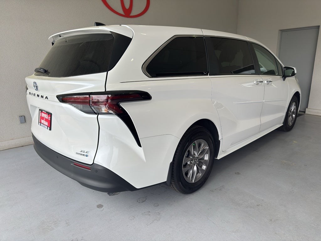 2024 Toyota Sienna XLE