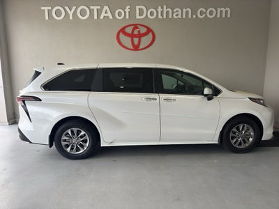 2024 Toyota Sienna XLE