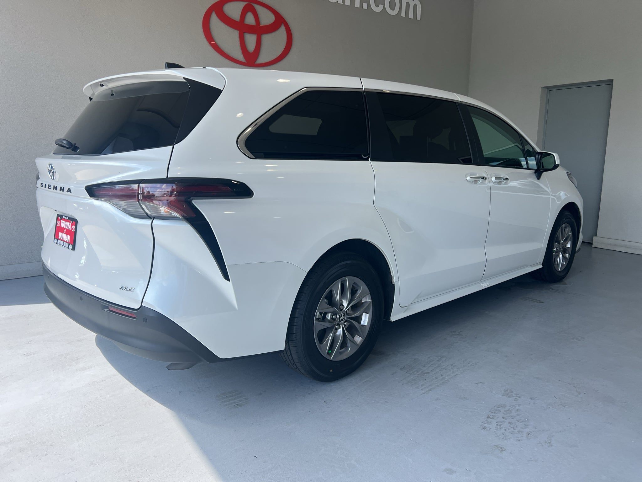 2025 Toyota Sienna XLE