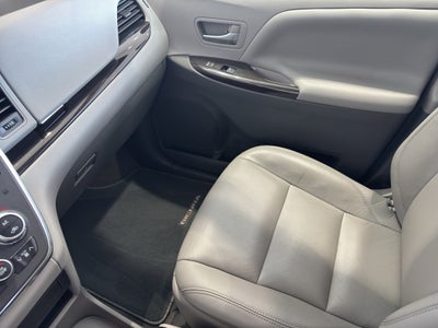 2019 Toyota Sienna XLE