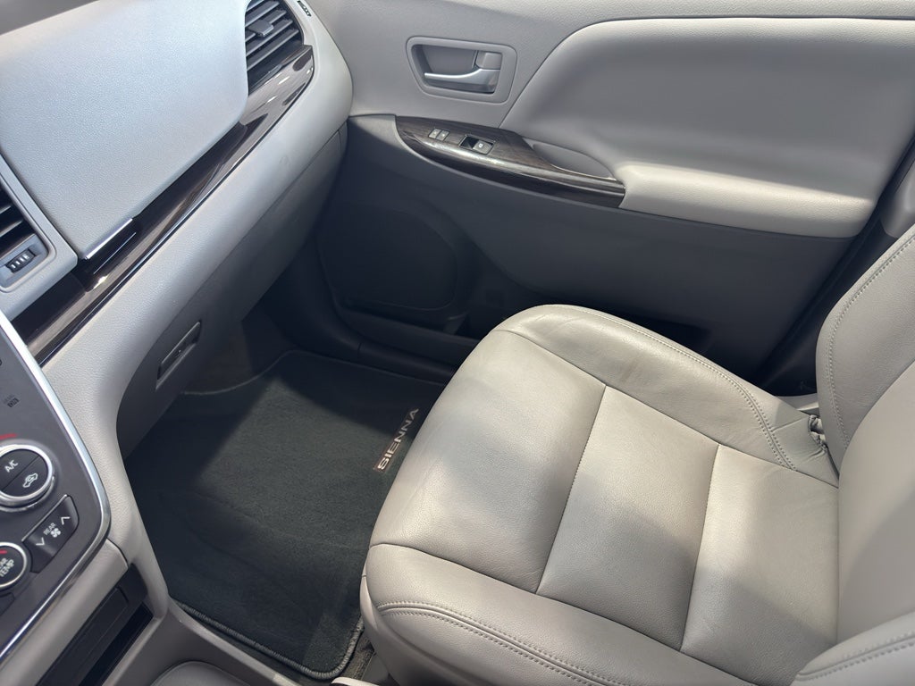 2019 Toyota Sienna XLE