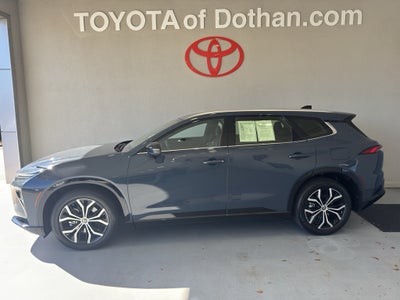 2025 Toyota Crown Signia XLE