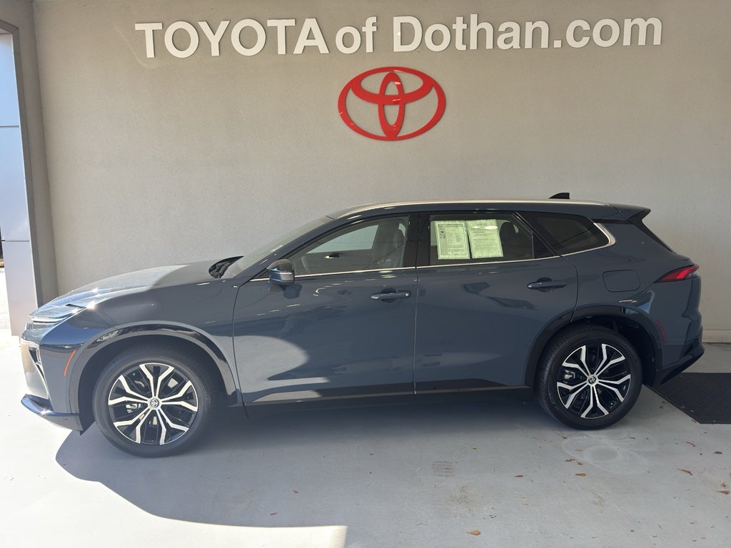 2025 Toyota Crown Signia XLE