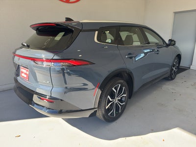 2025 Toyota Crown Signia XLE