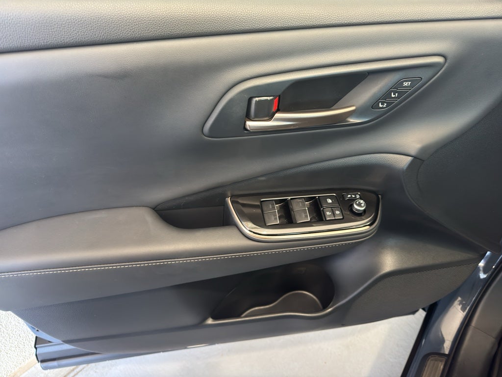 2025 Toyota Crown Signia XLE