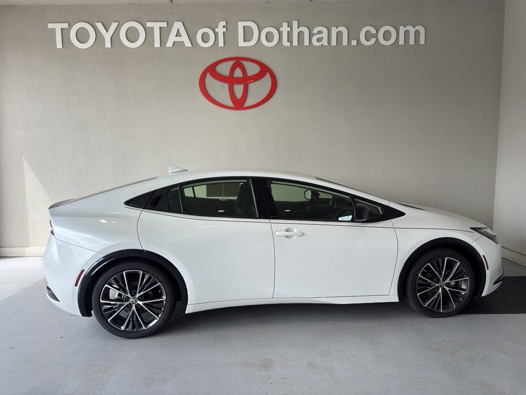 2025 Toyota Prius XLE