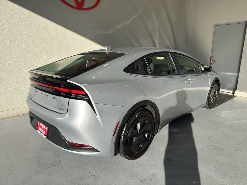 2025 Toyota Prius LE