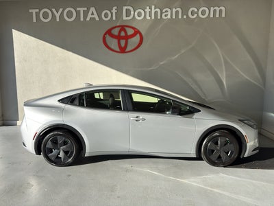 2025 Toyota Prius LE
