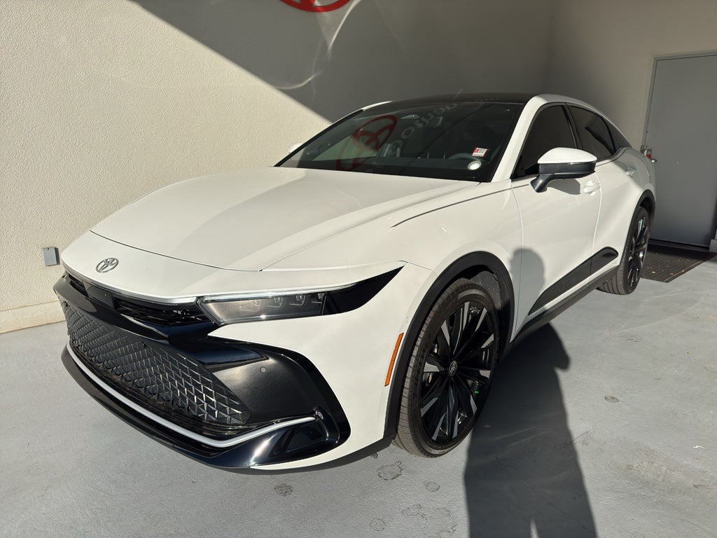 2023 Toyota Crown Platinum