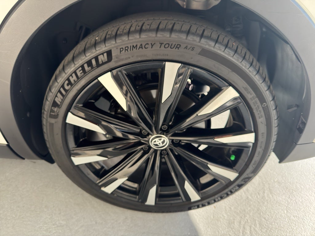 2023 Toyota Crown Platinum