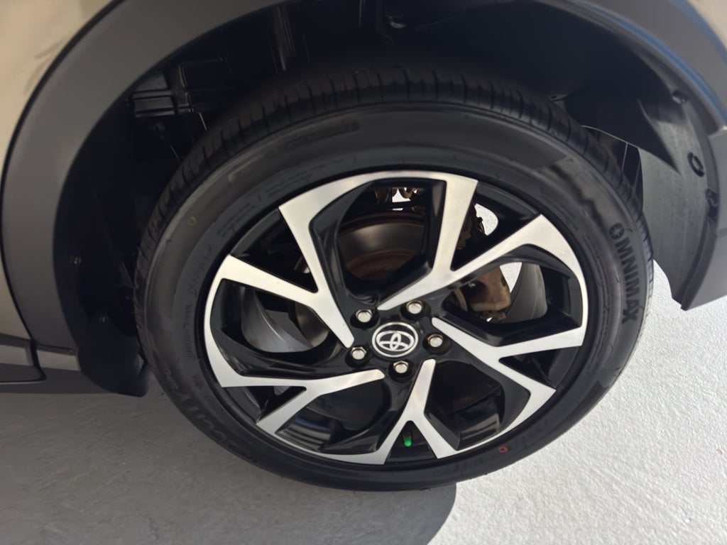 2021 Toyota C-HR XLE