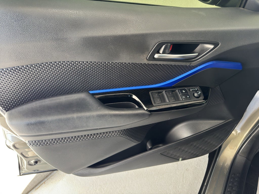 2021 Toyota C-HR XLE