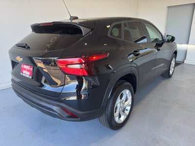 2025 Chevrolet Trax LS