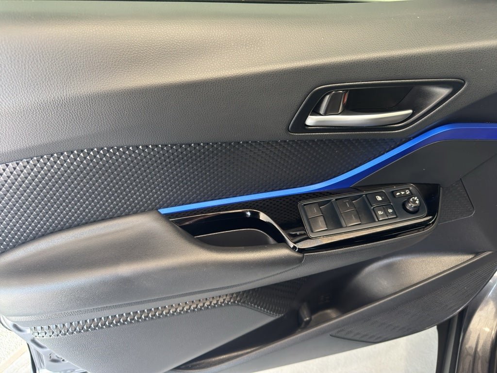 2022 Toyota C-HR XLE