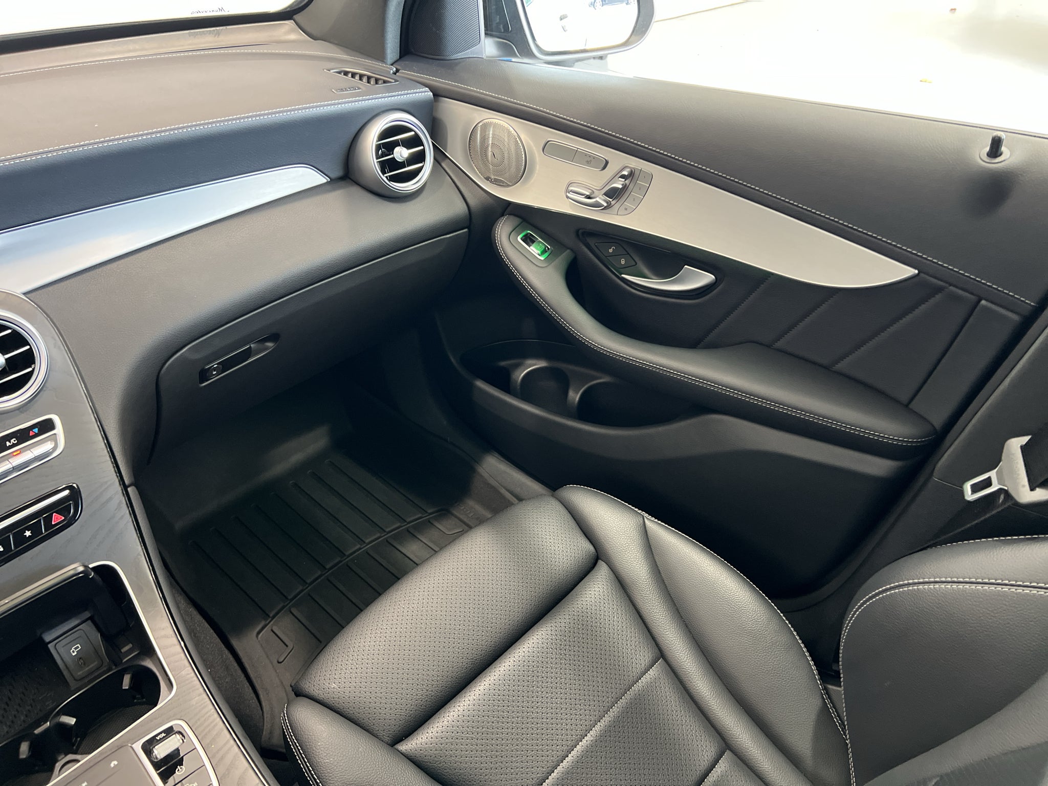 2023 Mercedes-Benz GLC GLC 300