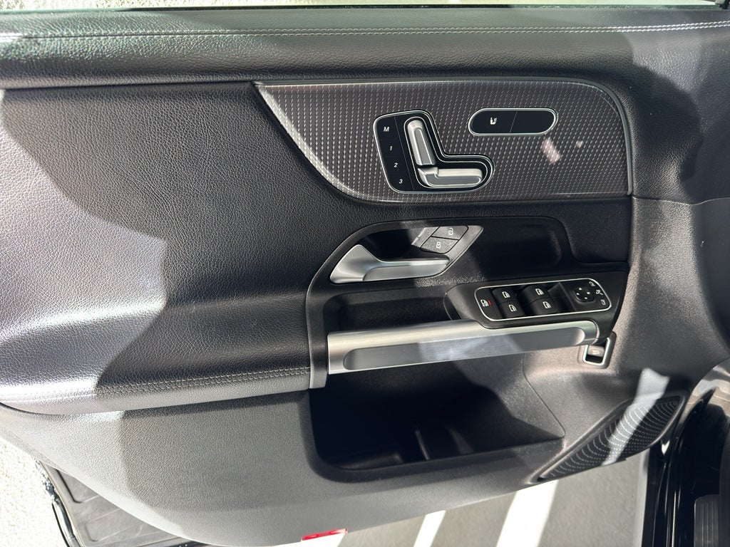 2023 Mercedes-Benz GLB GLB 250