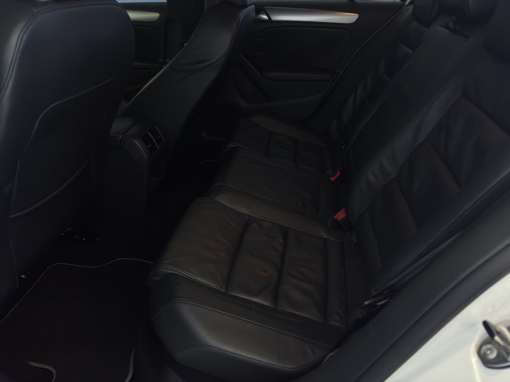 2013 Volkswagen Golf w/Sunroof & Navi