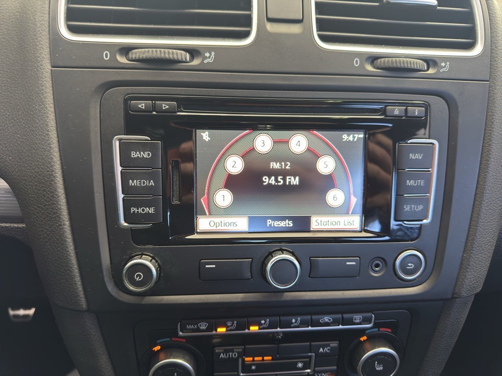 2013 Volkswagen Golf w/Sunroof & Navi