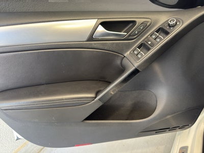 2013 Volkswagen Golf w/Sunroof & Navi