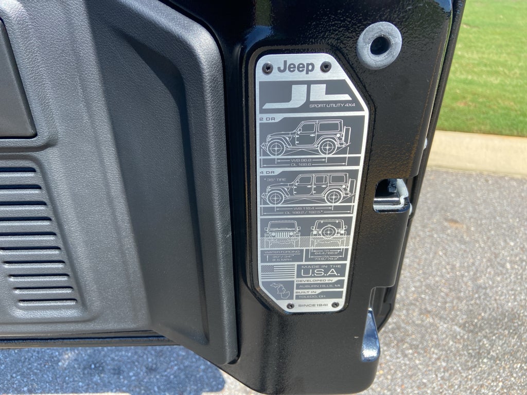 2025 Jeep Wrangler WRANGLER 4-DOOR SAHARA