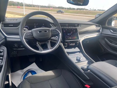 2024 Jeep Grand Cherokee Laredo 4x2