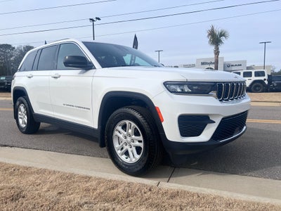 2024 Jeep Grand Cherokee Laredo 4x2