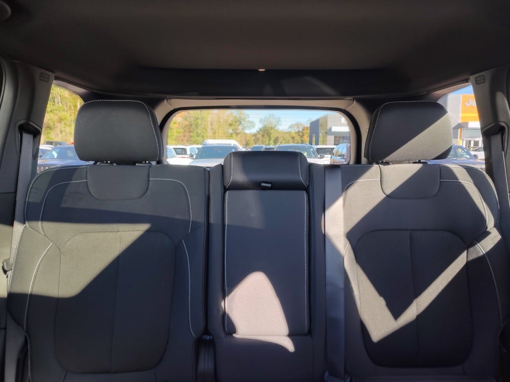 2025 Jeep Grand Cherokee GRAND CHEROKEE LAREDO X 4X2