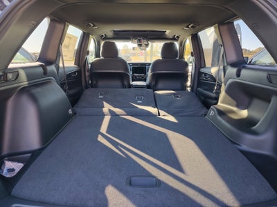 2025 Jeep Grand Cherokee GRAND CHEROKEE LAREDO X 4X2