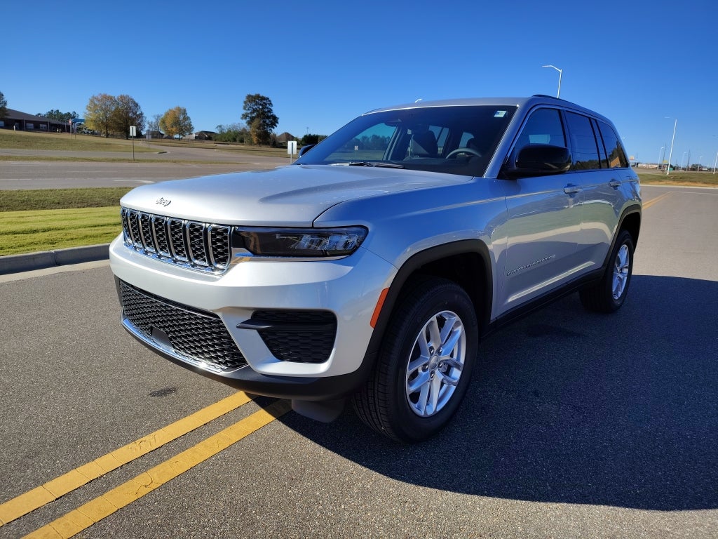 2025 Jeep Grand Cherokee GRAND CHEROKEE LAREDO X 4X2