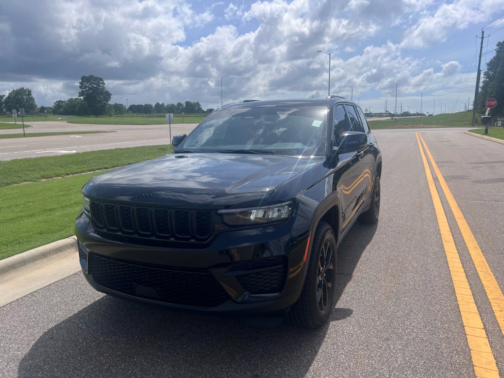 2025 Jeep Grand Cherokee Altitude X 4x2