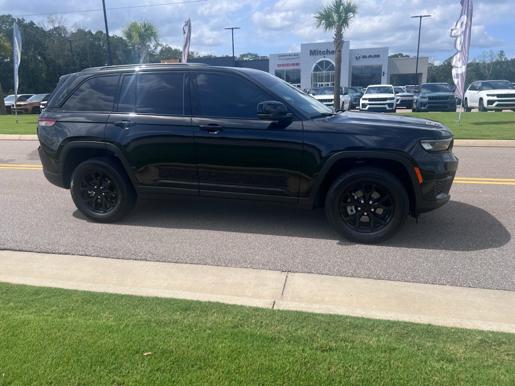 2025 Jeep Grand Cherokee Altitude X 4x2