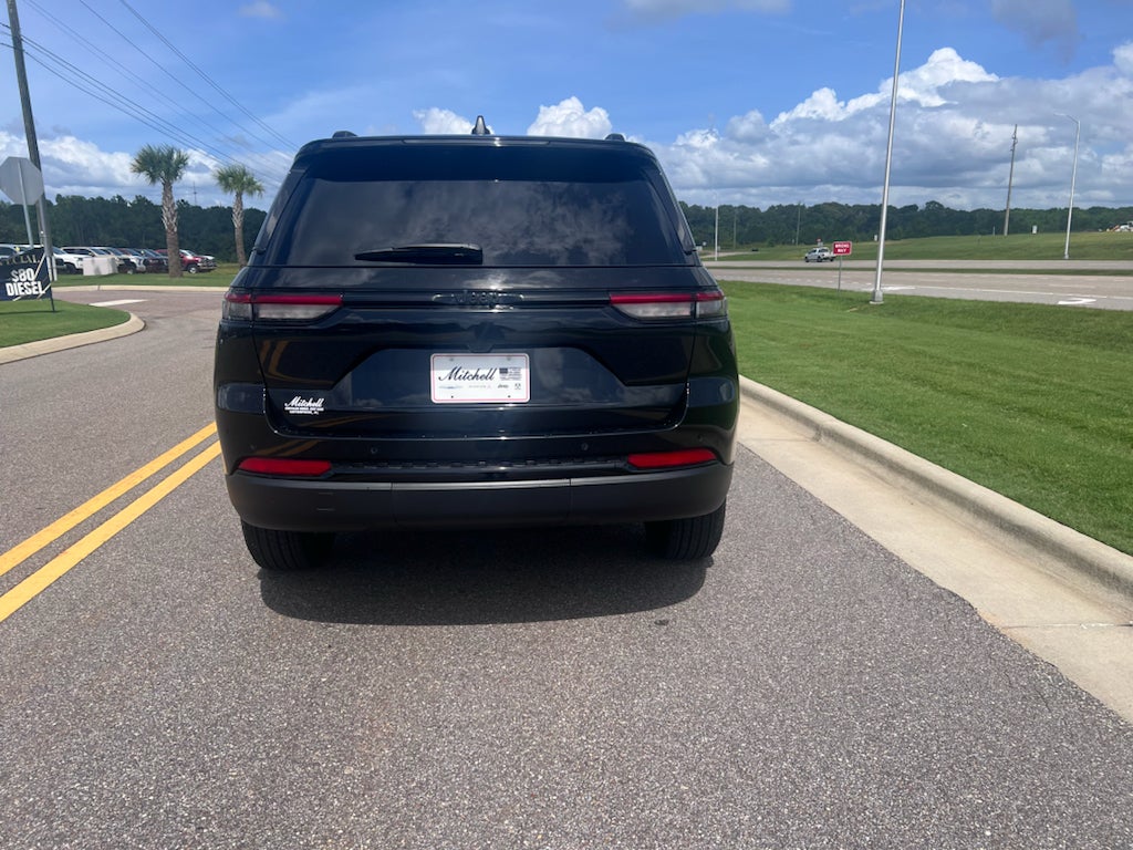 2025 Jeep Grand Cherokee Altitude X 4x2