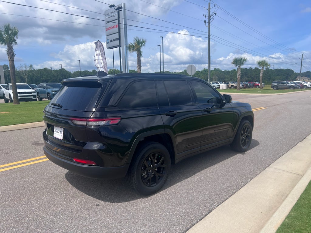2025 Jeep Grand Cherokee Altitude X 4x2