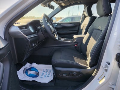 2025 Jeep Grand Cherokee GRAND CHEROKEE LAREDO X 4X2