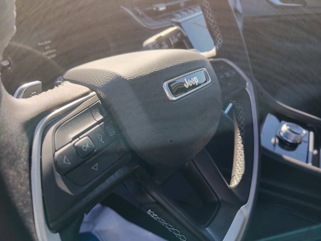 2025 Jeep Grand Cherokee GRAND CHEROKEE LAREDO X 4X2