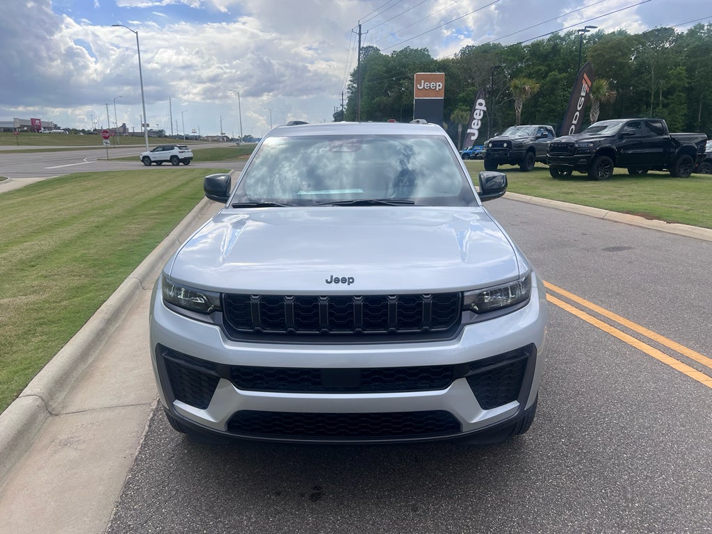 2026 Jeep Grand Cherokee GRAND CHEROKEE LAREDO ALTITUDE 4X2