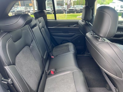 2026 Jeep Grand Cherokee GRAND CHEROKEE LAREDO ALTITUDE 4X2