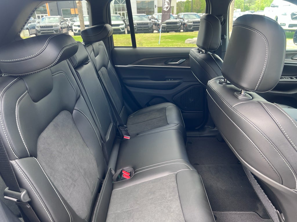 2026 Jeep Grand Cherokee GRAND CHEROKEE LAREDO ALTITUDE 4X2