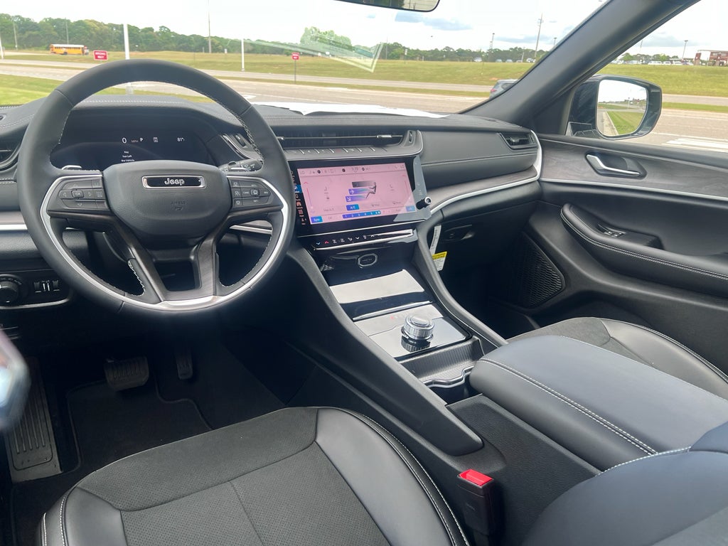 2026 Jeep Grand Cherokee GRAND CHEROKEE LAREDO ALTITUDE 4X2