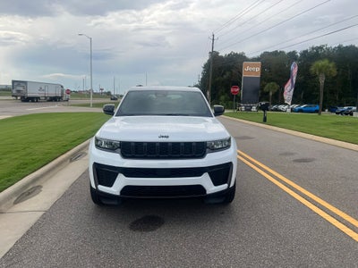 2027 Jeep Grand Cherokee GRAND CHEROKEE LAREDO ALTITUDE 4X2
