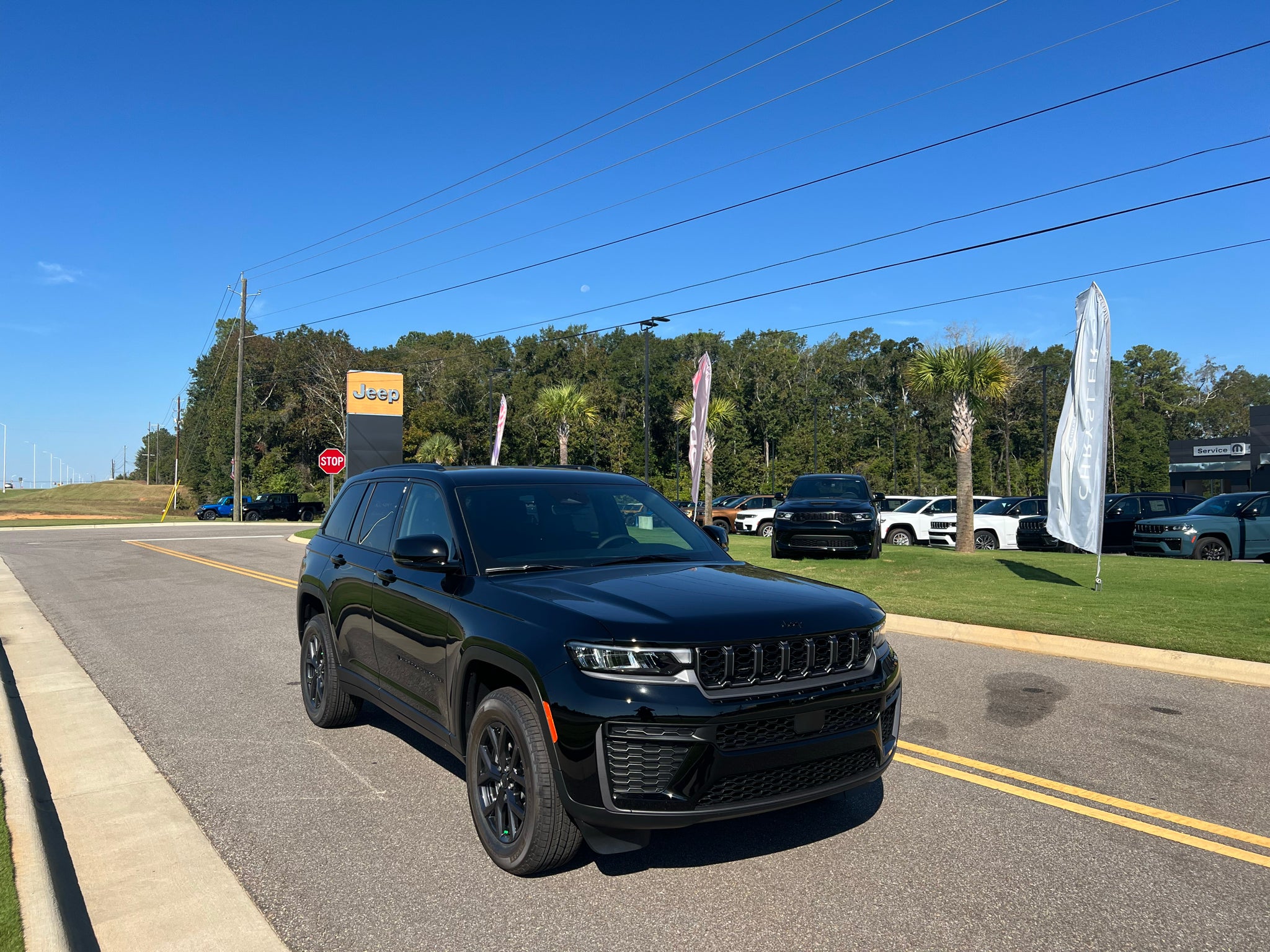 2027 Jeep Grand Cherokee GRAND CHEROKEE LAREDO ALTITUDE 4X2