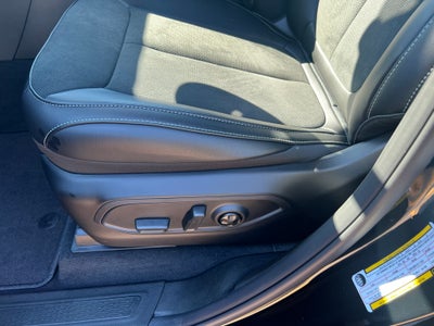2027 Jeep Grand Cherokee GRAND CHEROKEE LAREDO ALTITUDE 4X2