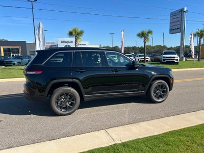 2027 Jeep Grand Cherokee GRAND CHEROKEE LAREDO ALTITUDE 4X2