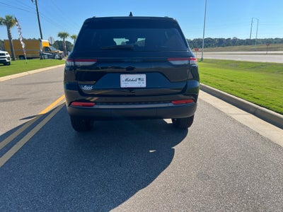 2027 Jeep Grand Cherokee GRAND CHEROKEE LAREDO ALTITUDE 4X2