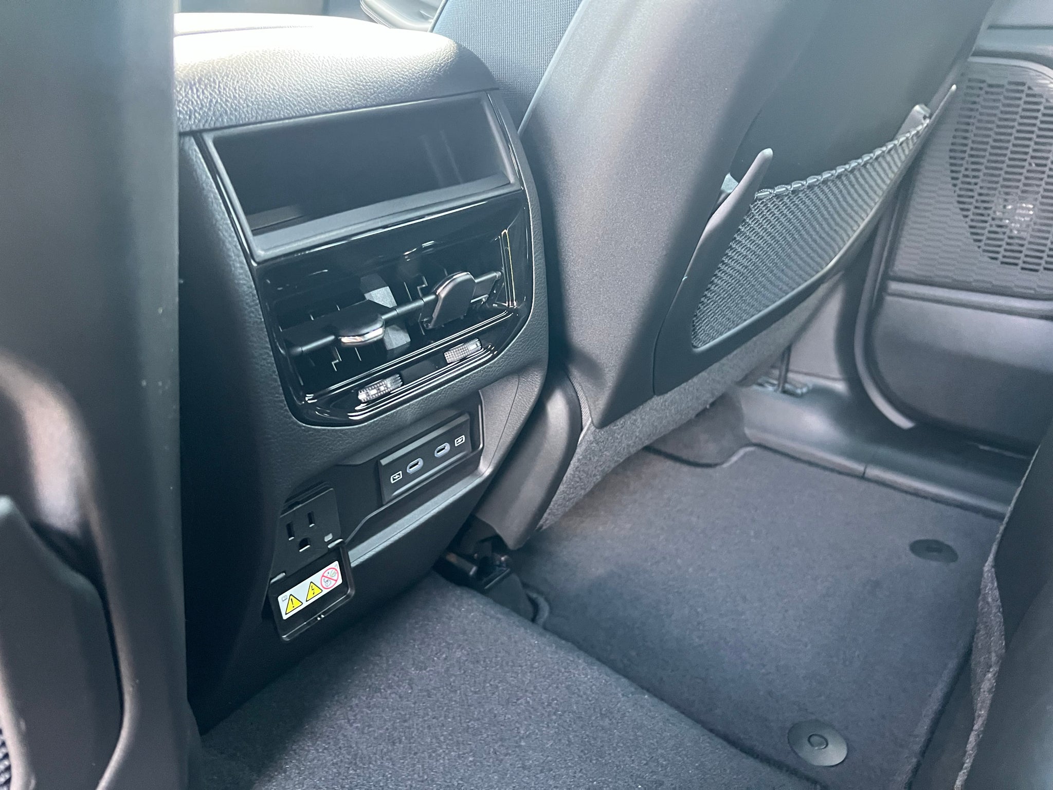 2027 Jeep Grand Cherokee GRAND CHEROKEE LAREDO ALTITUDE 4X2