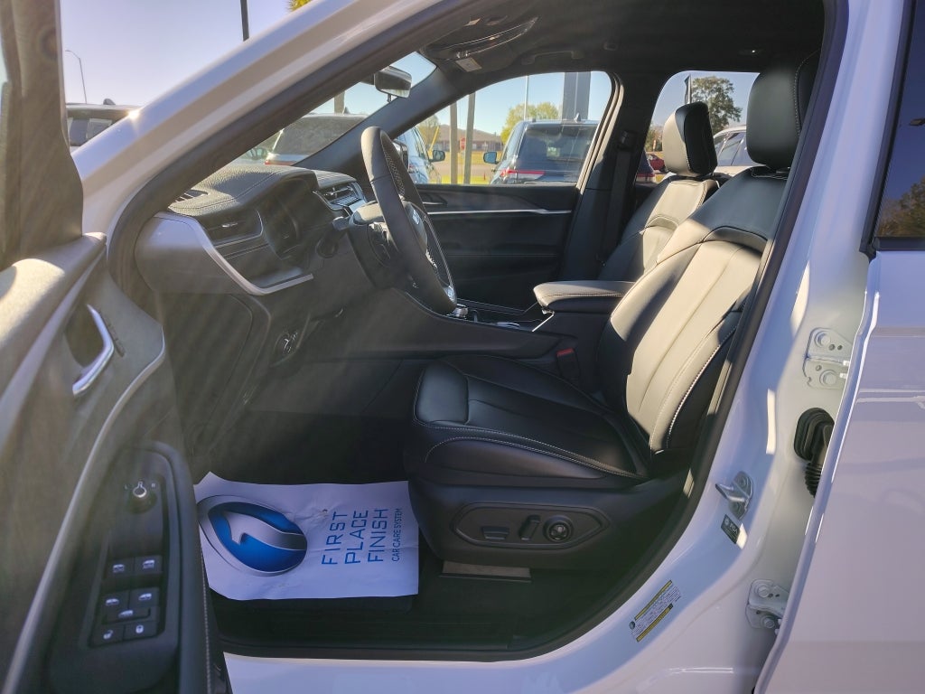 2025 Jeep Grand Cherokee GRAND CHEROKEE LIMITED 4X2