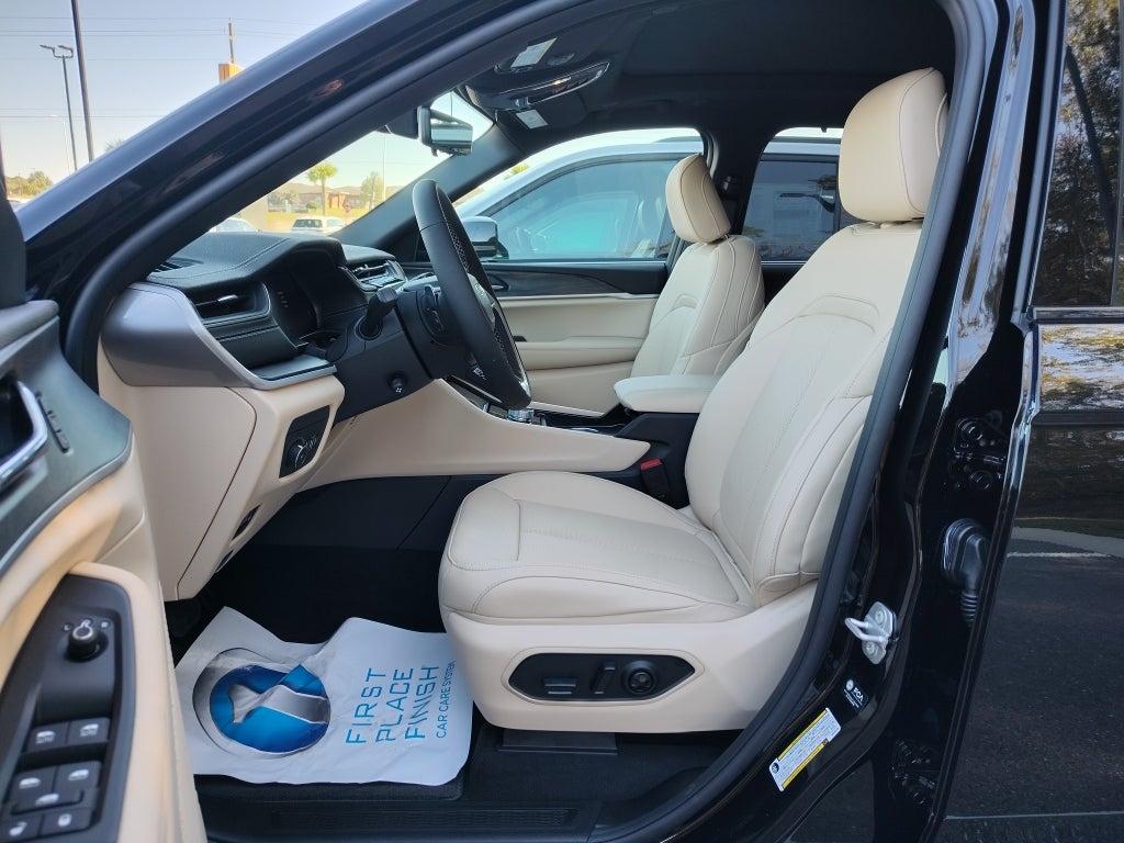 2025 Jeep Grand Cherokee GRAND CHEROKEE LIMITED 4X2