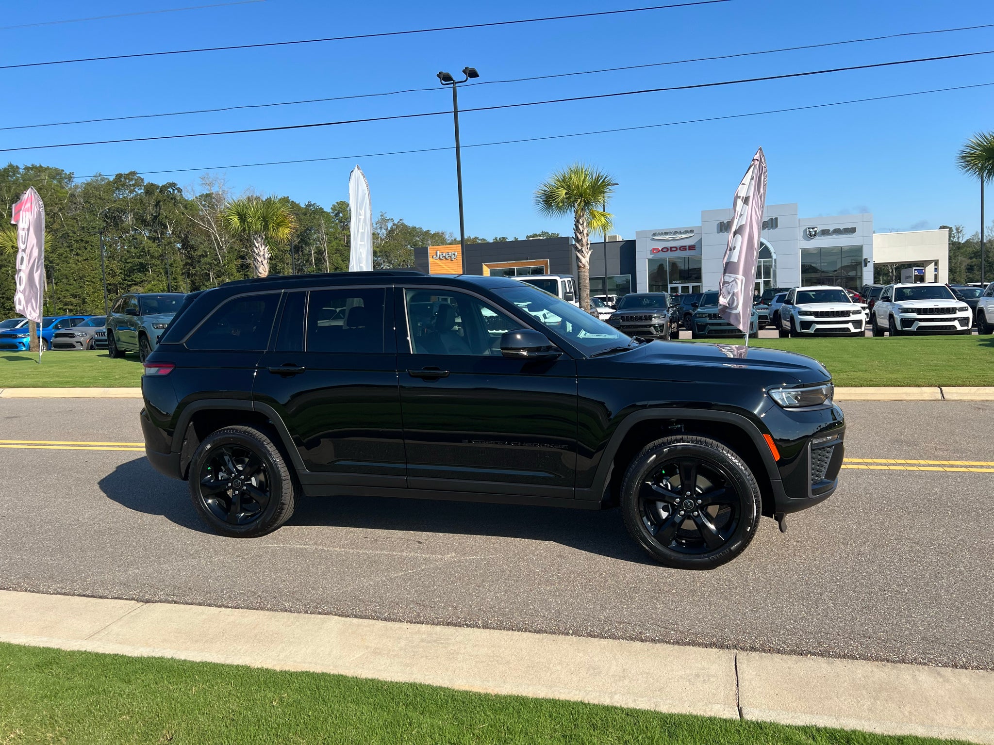 2027 Jeep Grand Cherokee GRAND CHEROKEE LIMITED 4X2