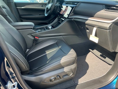 2027 Jeep Grand Cherokee GRAND CHEROKEE LIMITED 4X2